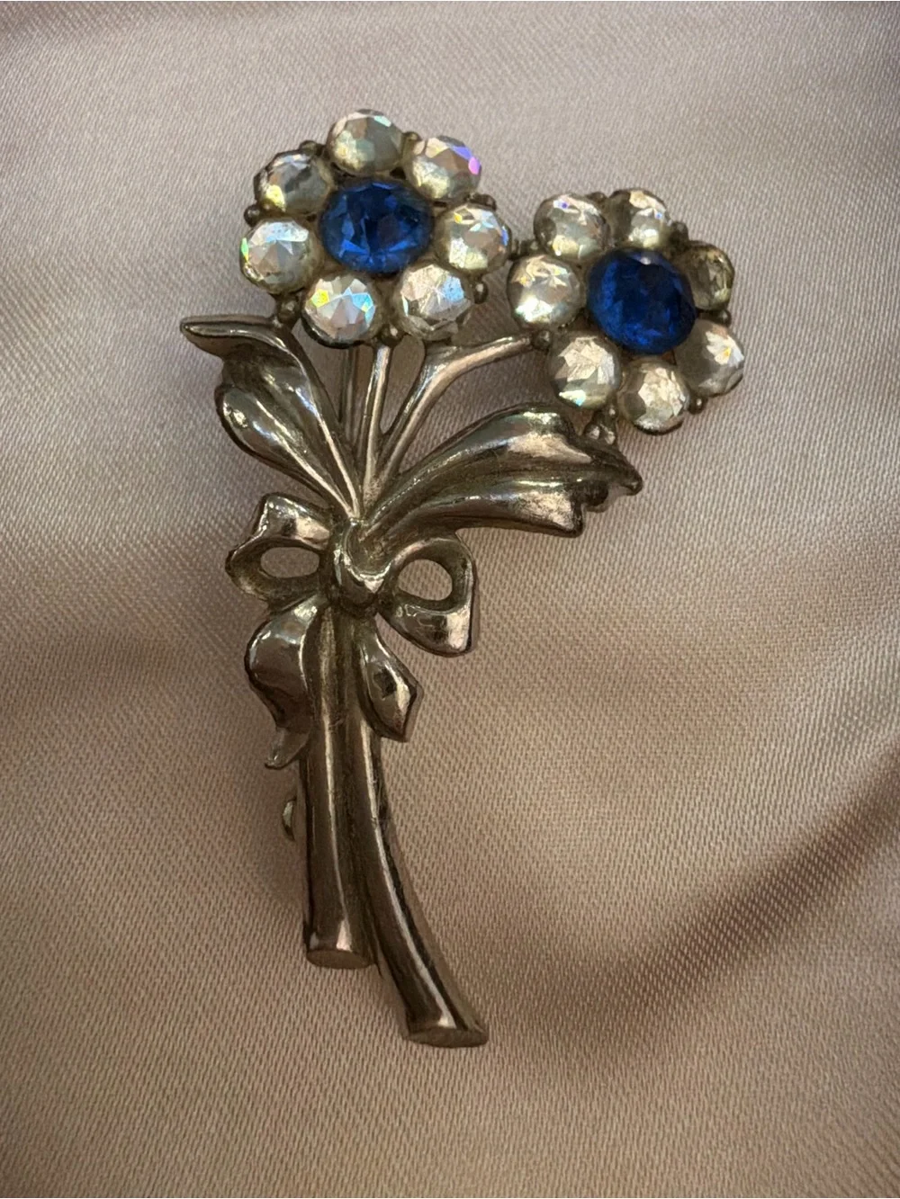 1940s Retro Silver Tone Blue Rhinestone Flower Bouquet Brooch Pin